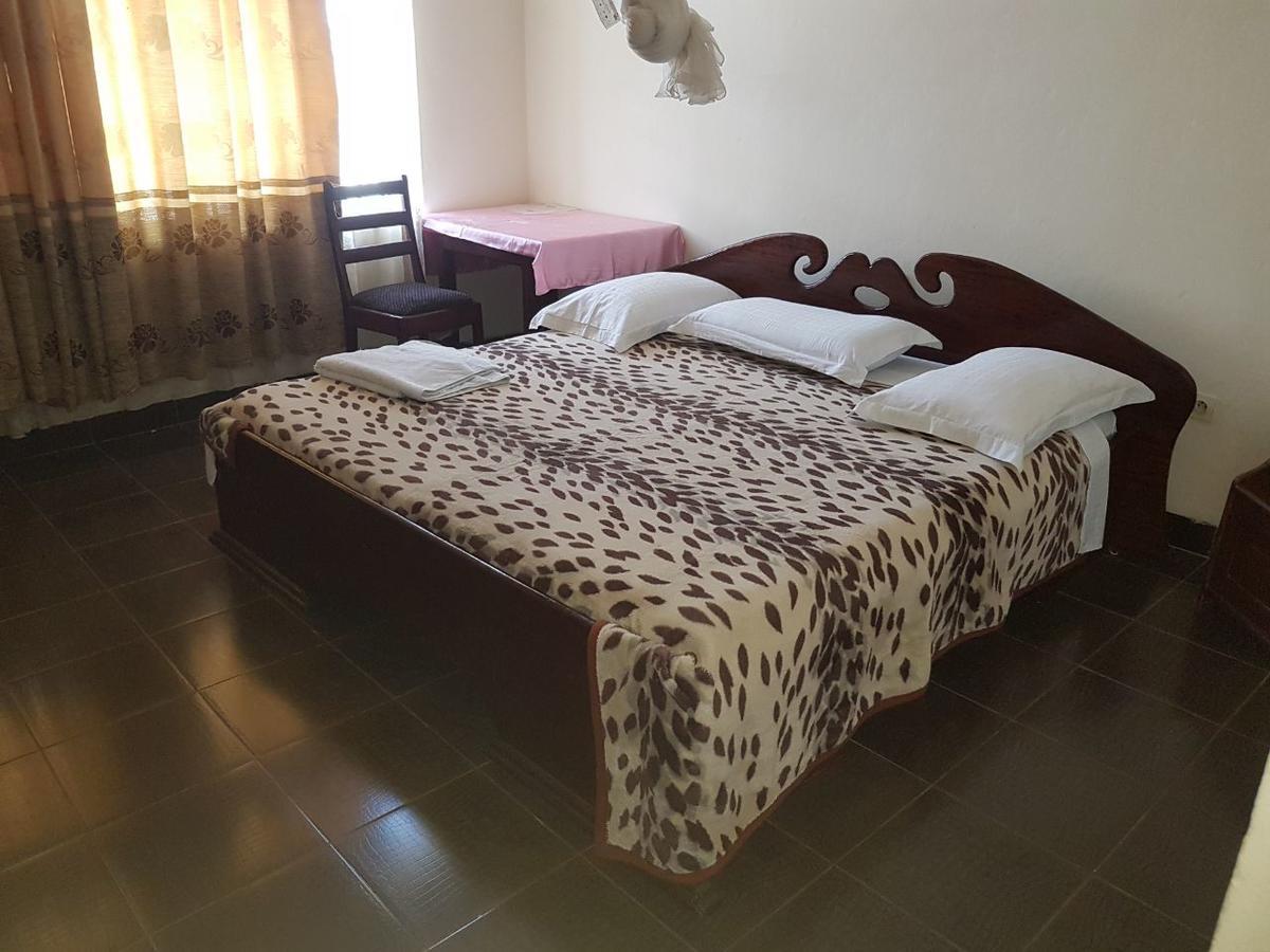 Hôtel Centre D' Accueil Joli Reve à Kisangani Extérieur photo